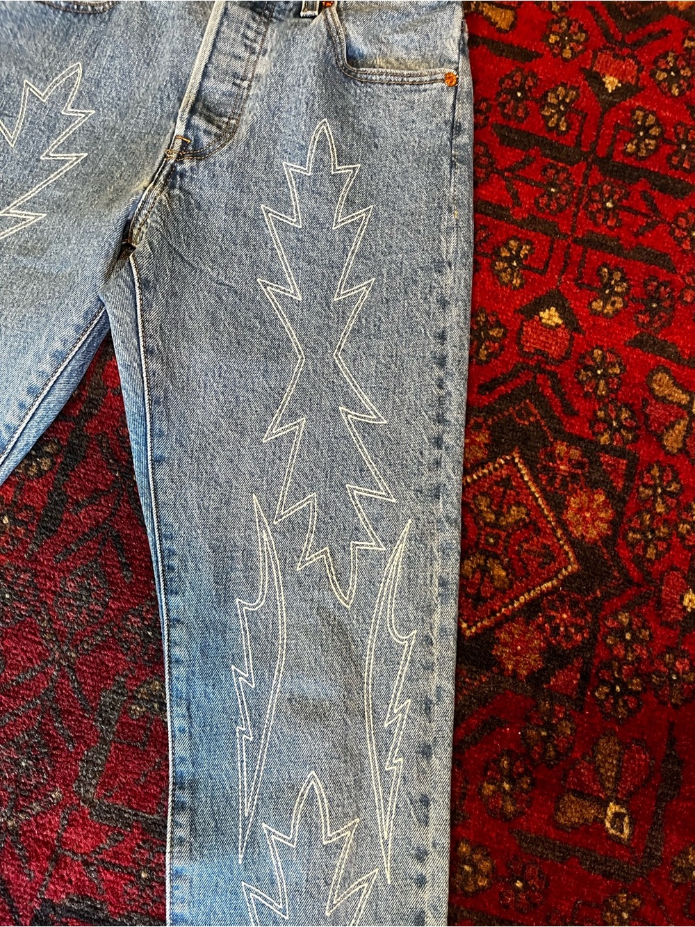 Levi's Medium Blue Straight-Leg Jeans with White Zigzag Embroidery. New no tags - Picture 5 of 15